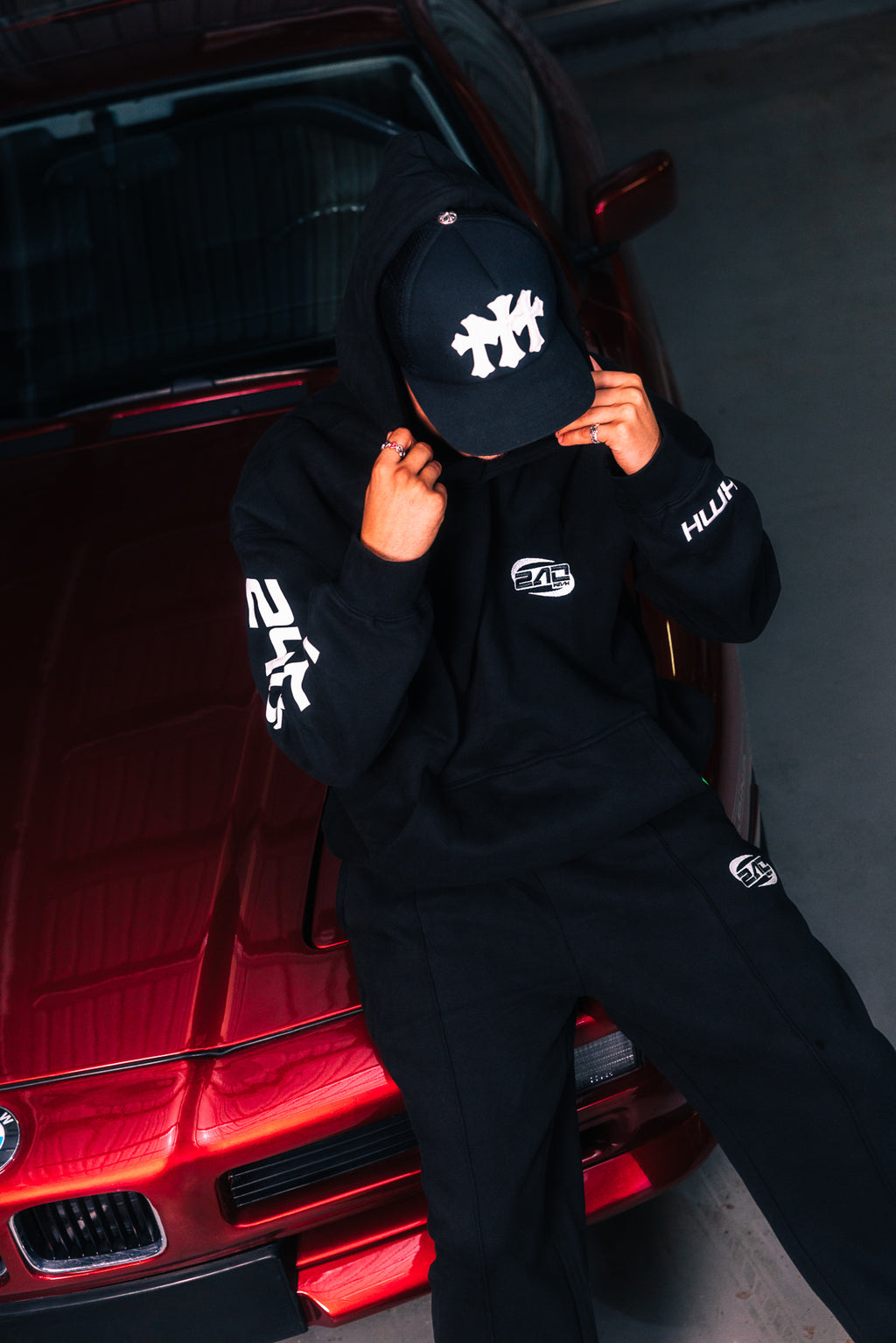 BLACK HOODIE - DARK TRACKSUIT